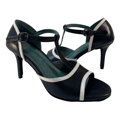 Tandia Classic Black with White Stripe